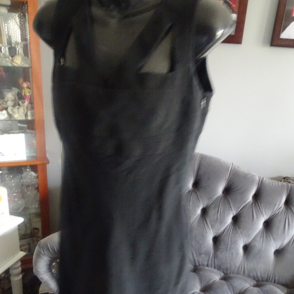 LIKE NEW GIORGIO ARMANI 100% SILK DRESS SIZE 42